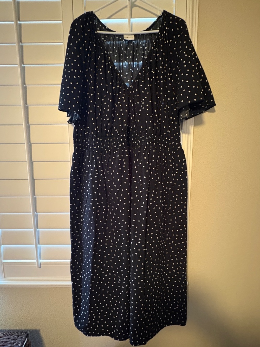 Ava & Viv flutter short sleeve midi a-line dress with pockets, black with hearts